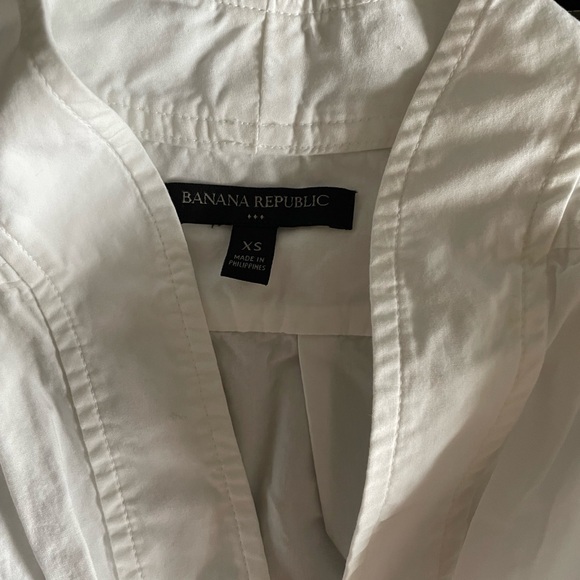 Banana Republic Cream V-Neck Blouse - Picture 3 of 3